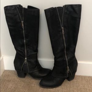 Fergalicious tarnish black boots, size 7